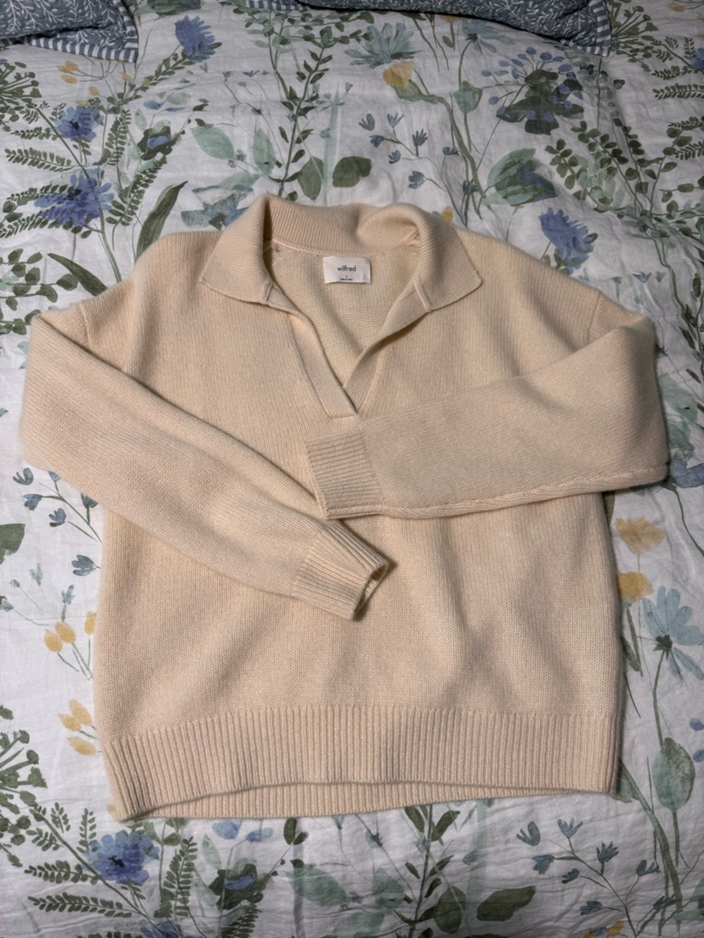 Aritzia Wilfred Cream Cashmere Sweater